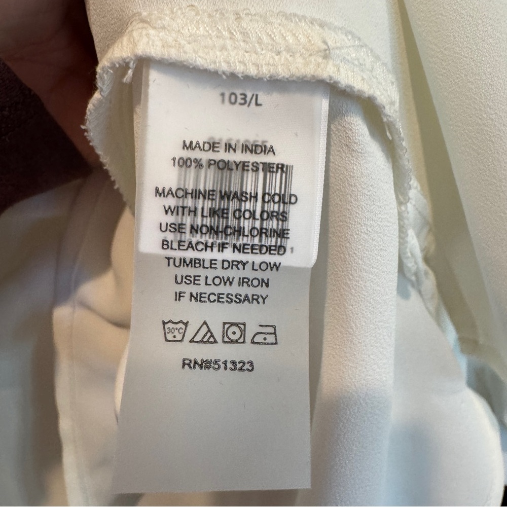 NWT Vince Camuto Ivory Ruffle Top Size L - Picture 3 of 6